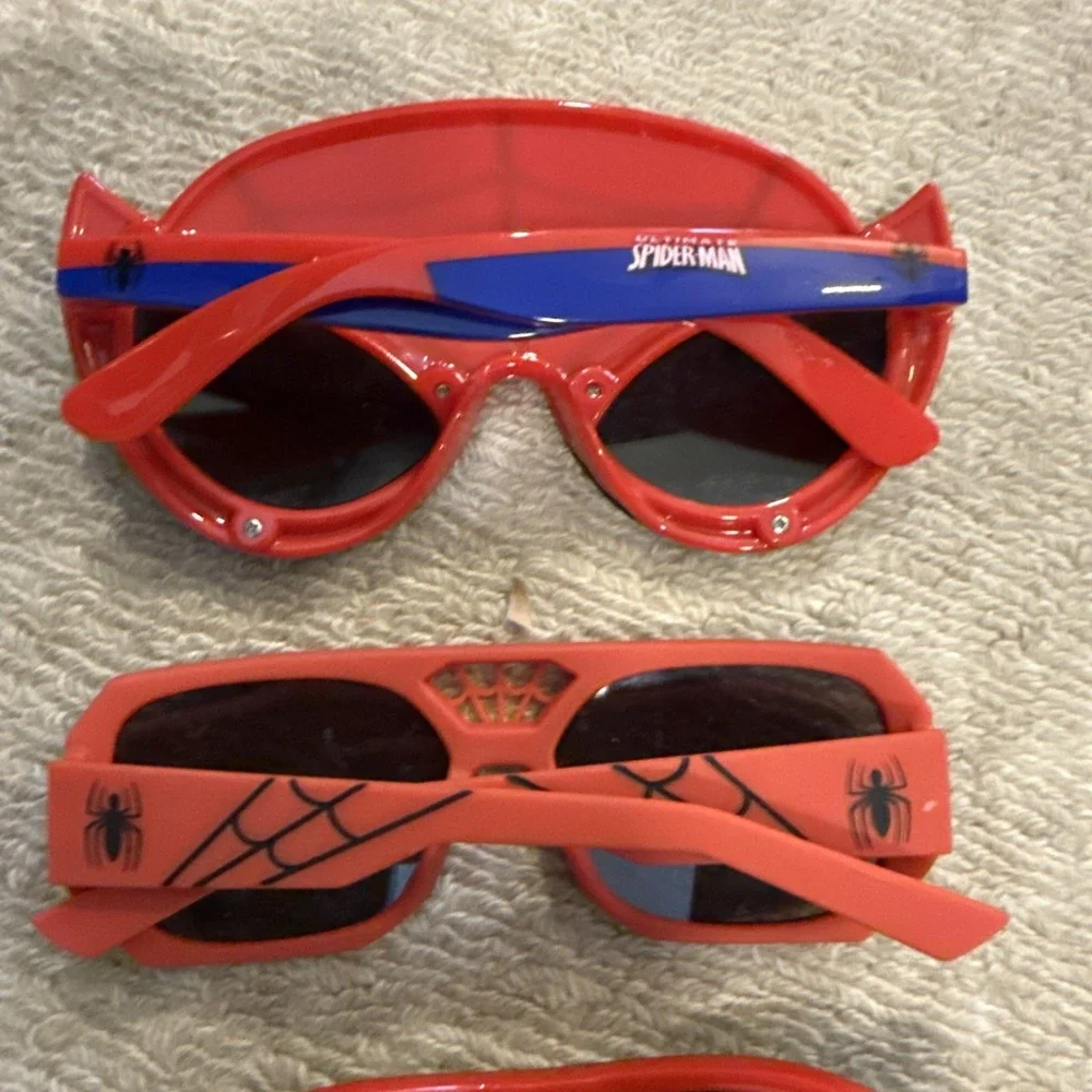 Kids/Boys Sunglasses Lot of 5 Spider-man & Batman Sunglasses- Parties, Play, Fun